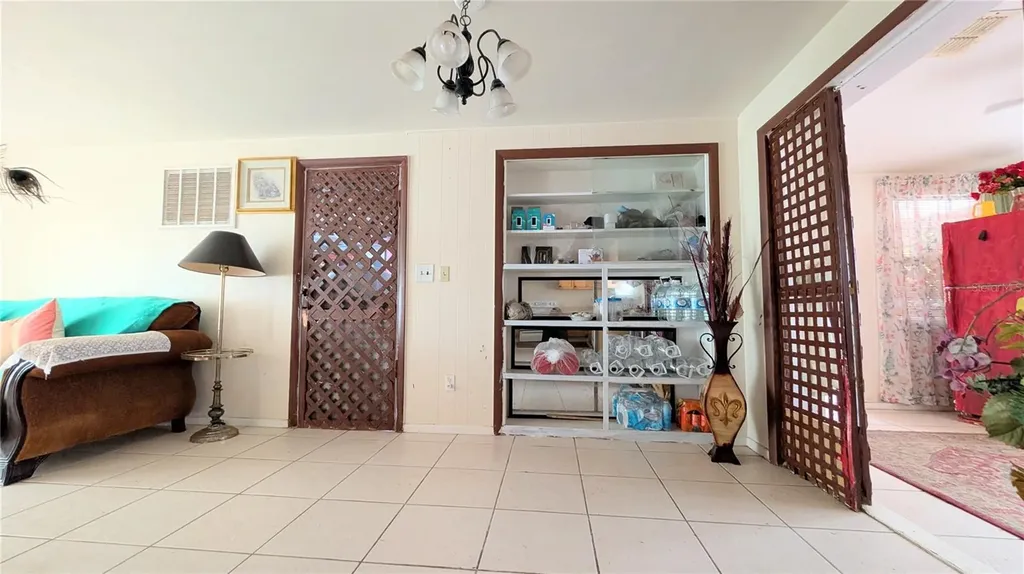 4737 Longwood Avenue Holiday FL 34690