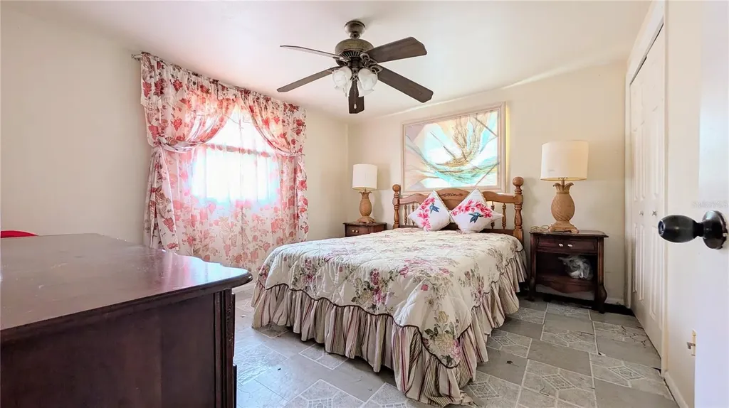 4737 Longwood Avenue Holiday FL 34690