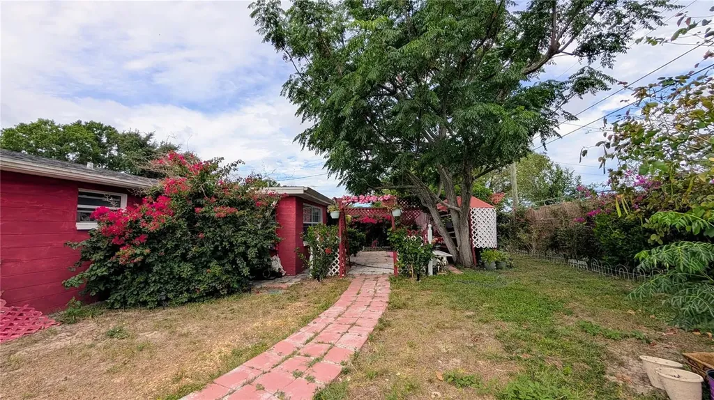 4737 Longwood Avenue Holiday FL 34690