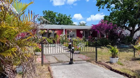 4737 Longwood Avenue Holiday FL 34690