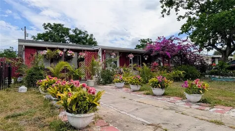 4737 Longwood Avenue Holiday FL 34690