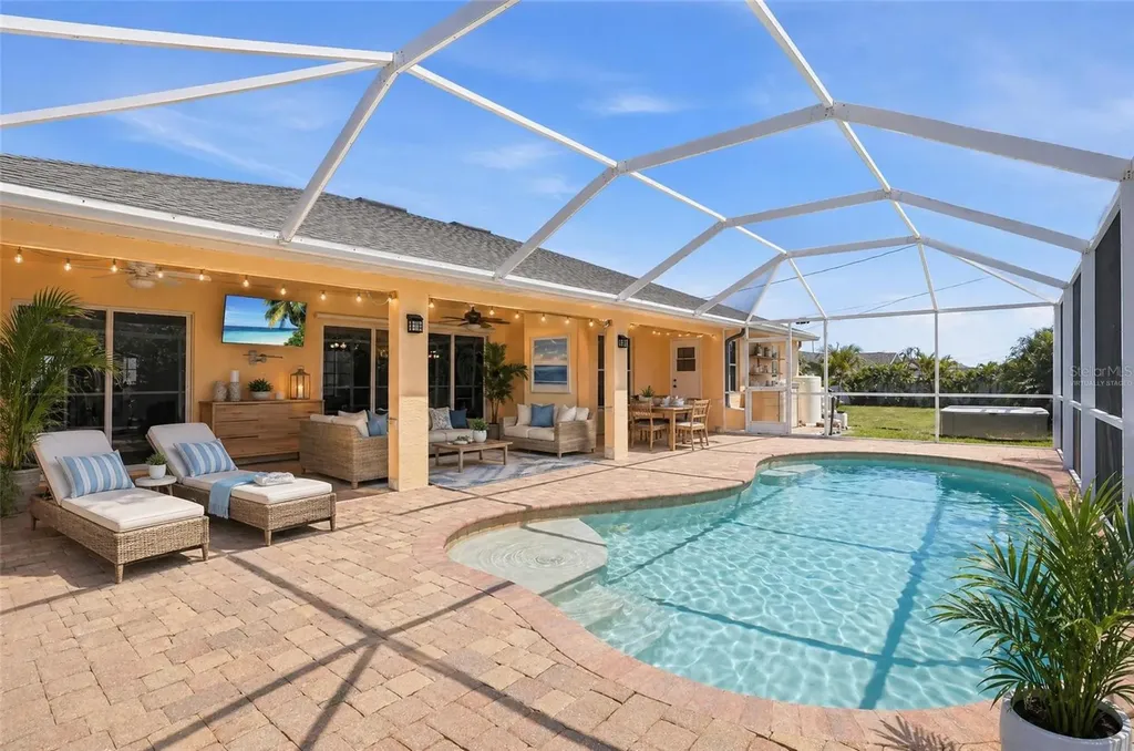 928 NW 5th Place Cape Coral FL 33993