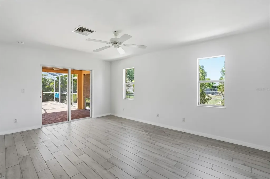 928 NW 5th Place Cape Coral FL 33993
