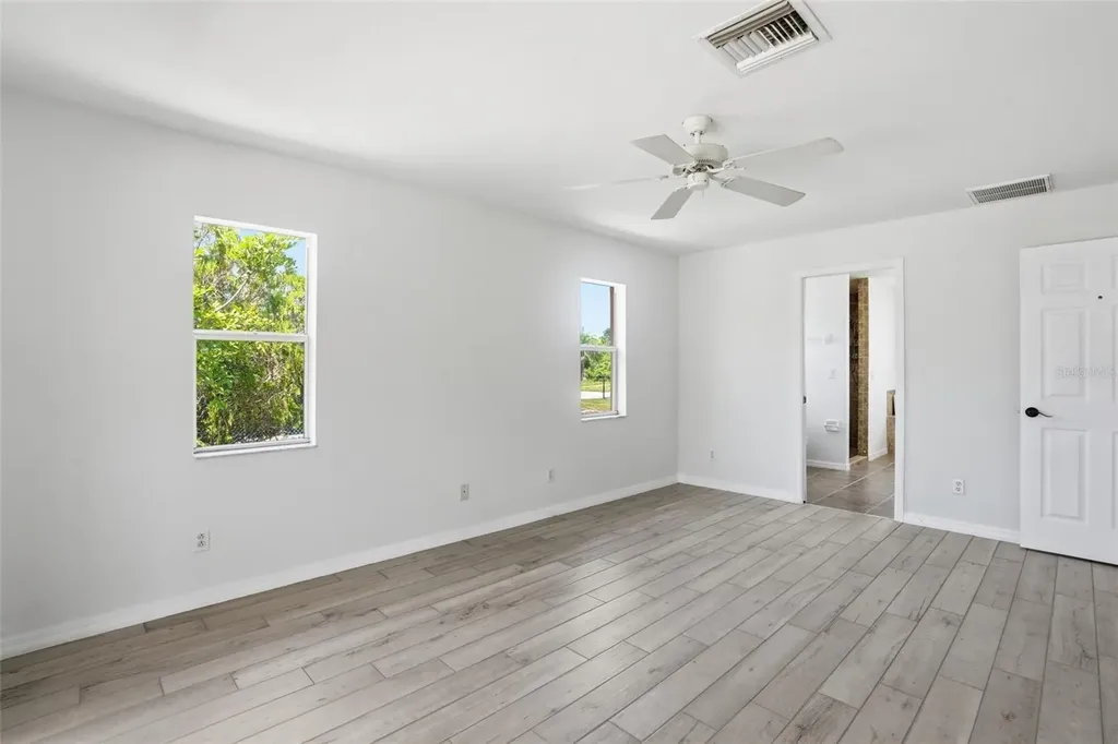 928 NW 5th Place Cape Coral FL 33993