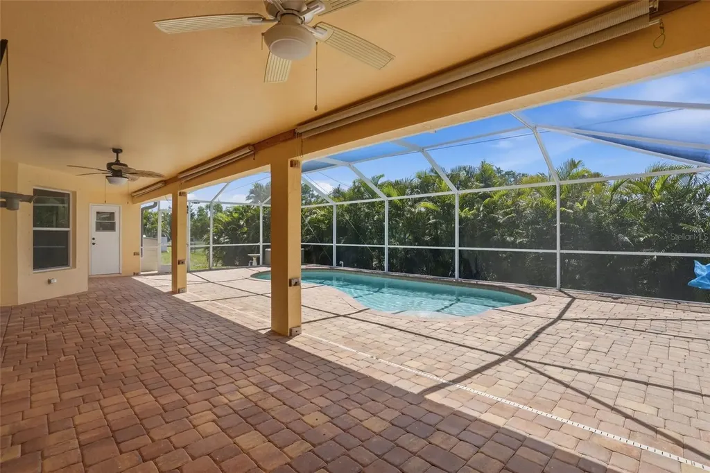 928 NW 5th Place Cape Coral FL 33993