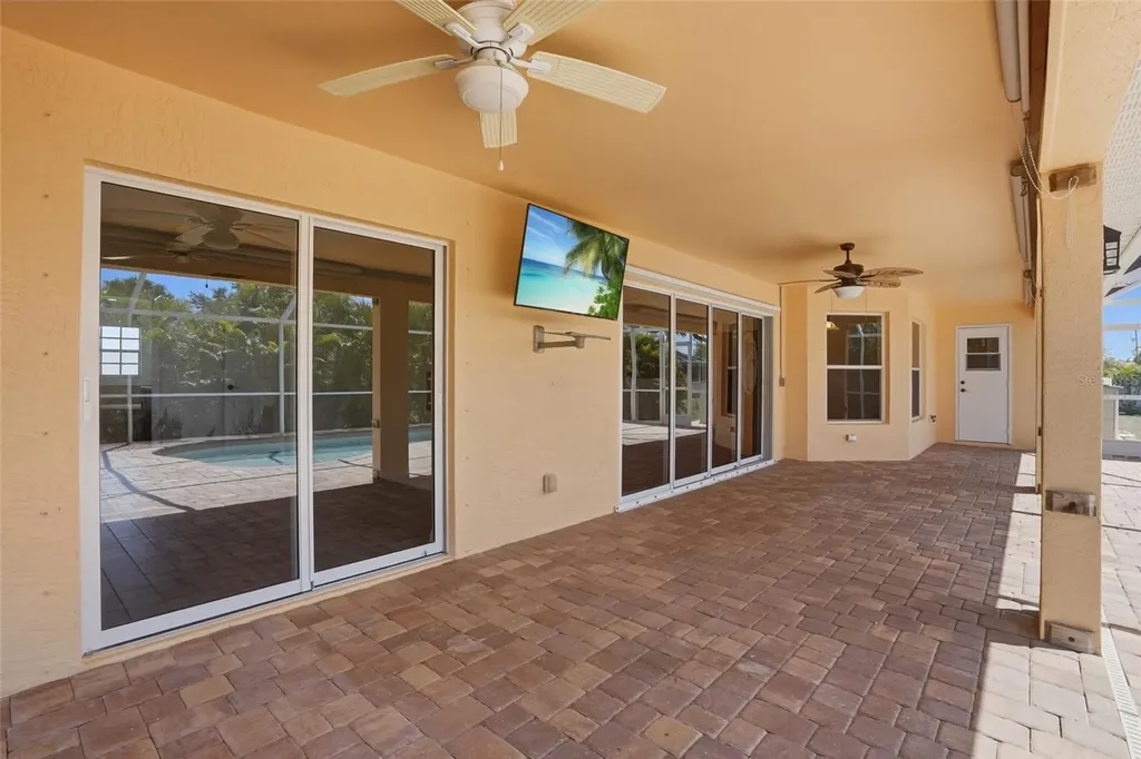 928 NW 5th Place Cape Coral FL 33993