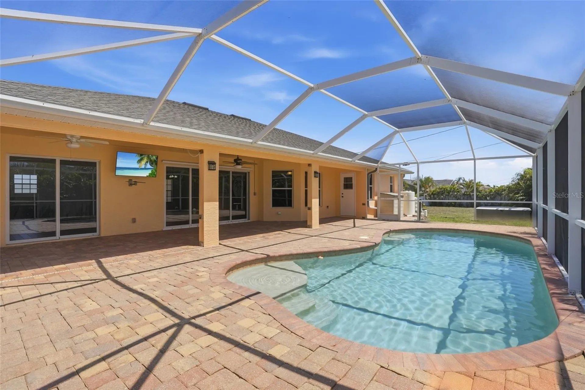 928 NW 5th Place Cape Coral FL 33993