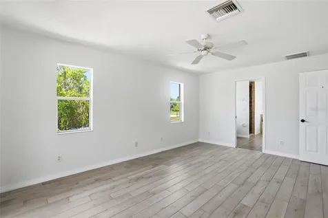 928 NW 5th Place Cape Coral FL 33993