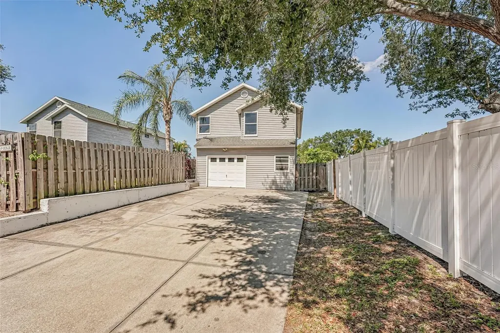 5102 Moeller Avenue Sarasota FL 34233