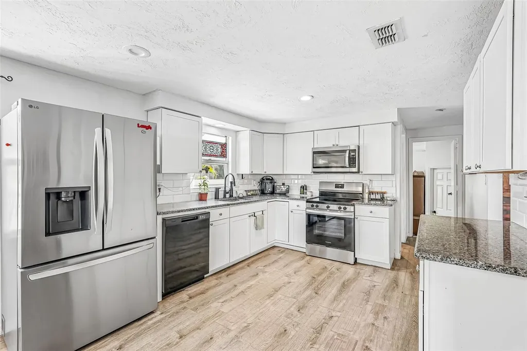 5102 Moeller Avenue Sarasota FL 34233