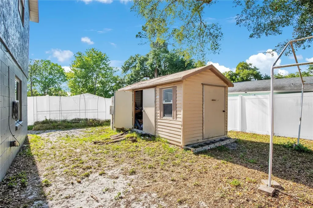 2422 Sweetbriar Court Kissimmee FL 34744