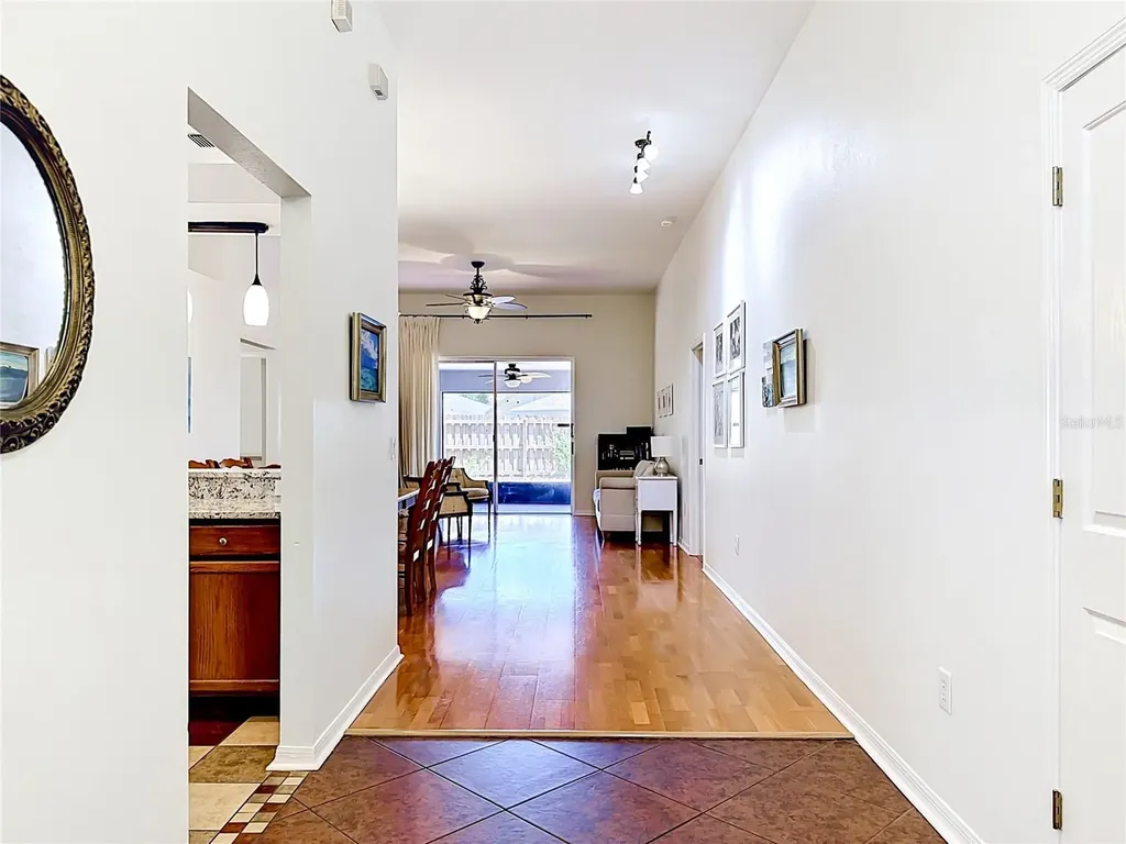 6711 Somerset Garden Way Apollo Beach FL 33572