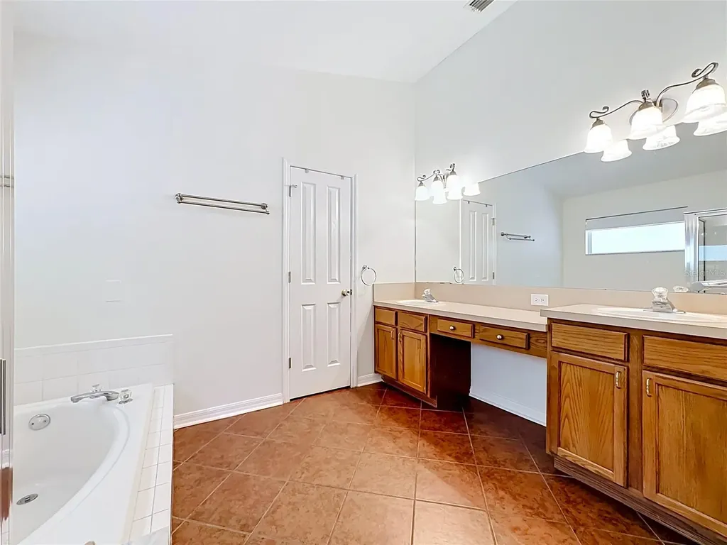 6711 Somerset Garden Way Apollo Beach FL 33572