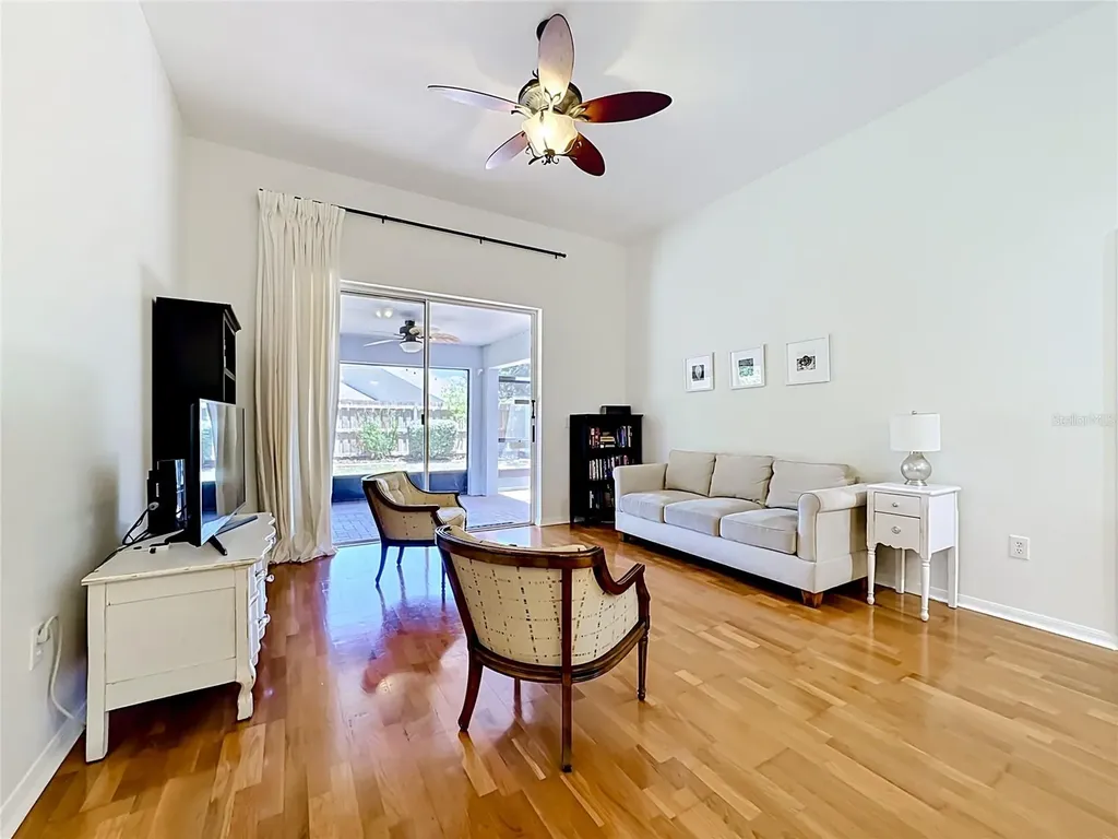 6711 Somerset Garden Way Apollo Beach FL 33572