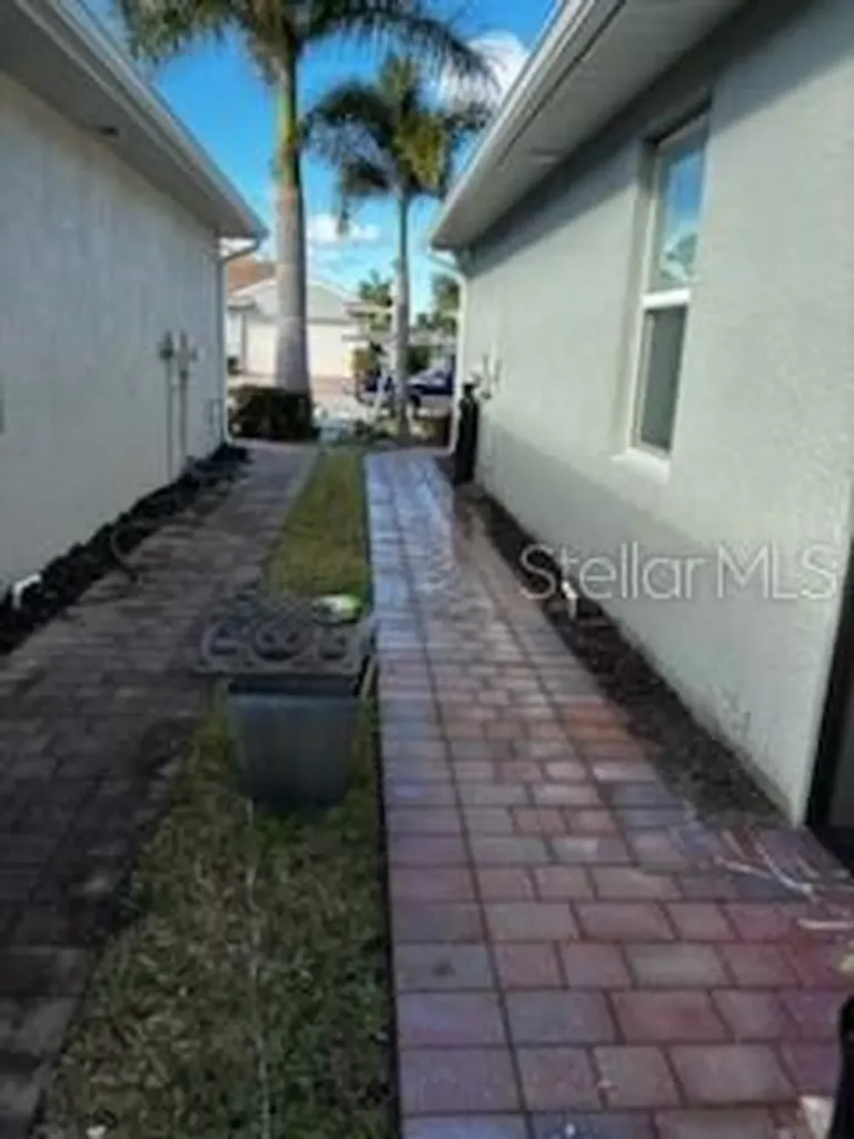 1276 Enbrook Loop Naples FL 34114