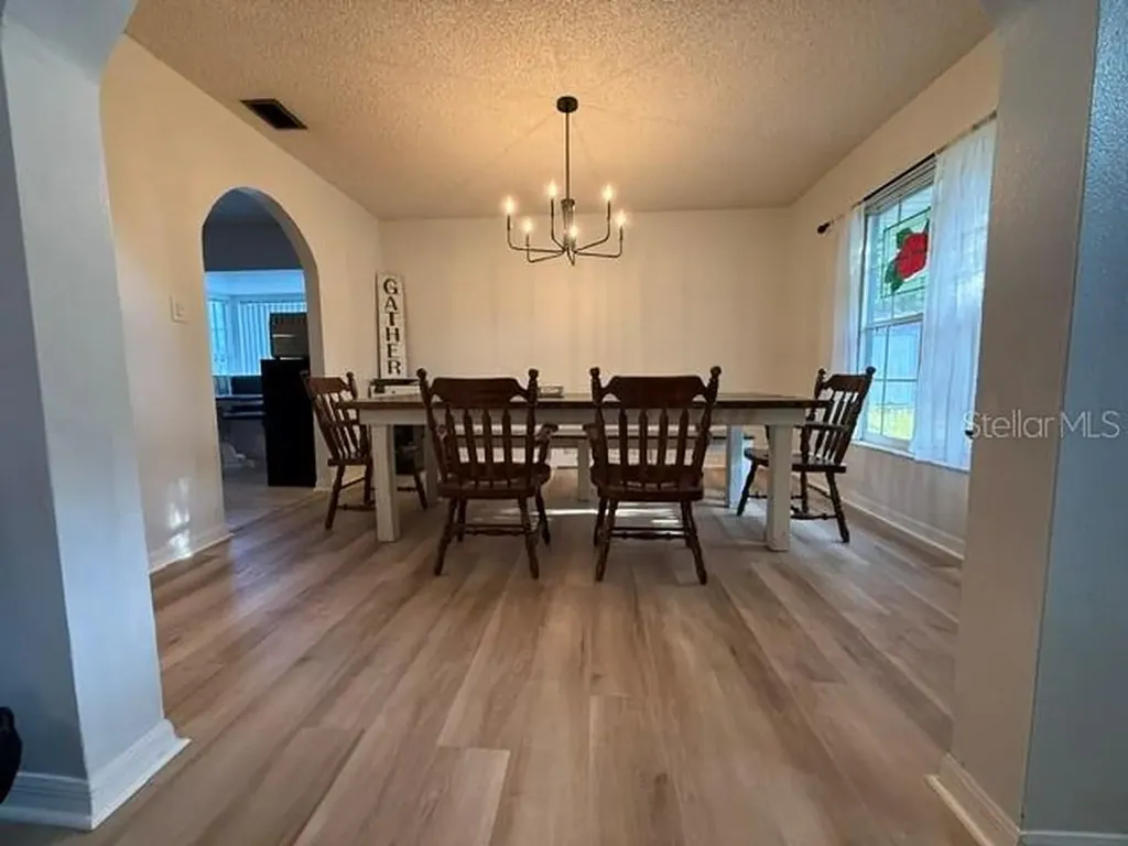 40145 W 7th Avenue Umatilla FL 32784