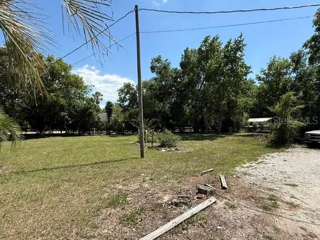 40145 W 7th Avenue Umatilla FL 32784