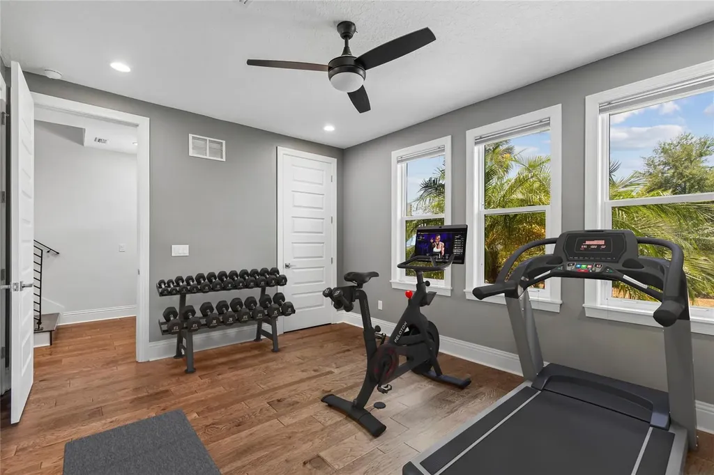 2442 W Mississippi Avenue Tampa FL 33629