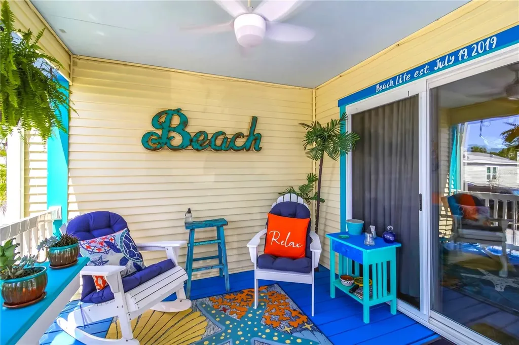915 50th Avenue W Bradenton FL 34207