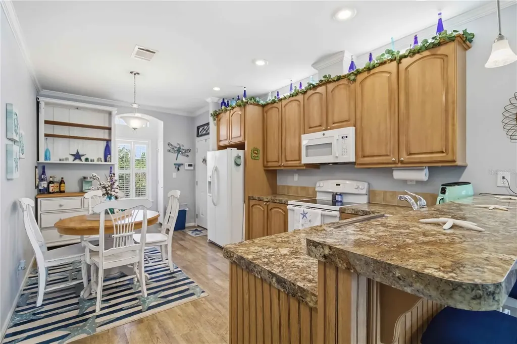 915 50th Avenue W Bradenton FL 34207