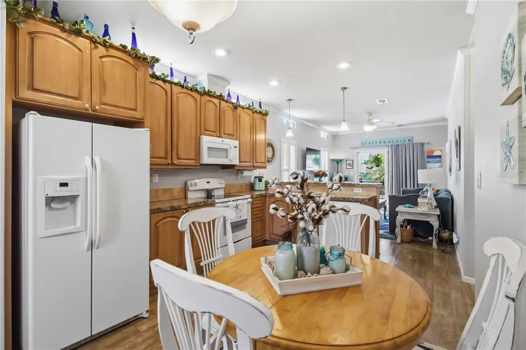 915 50th Avenue W Bradenton FL 34207