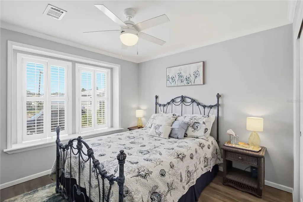 915 50th Avenue W Bradenton FL 34207