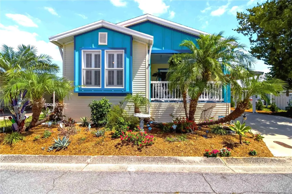 915 50th Avenue W Bradenton FL 34207