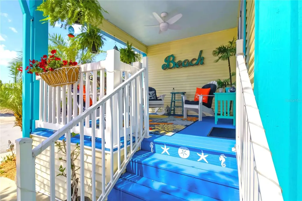915 50th Avenue W Bradenton FL 34207