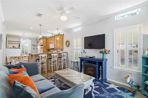 915 50th Avenue W Bradenton FL 34207