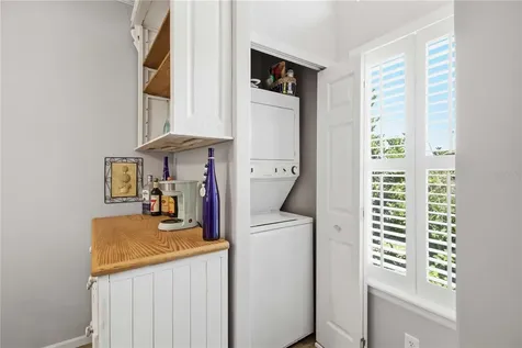 915 50th Avenue W Bradenton FL 34207