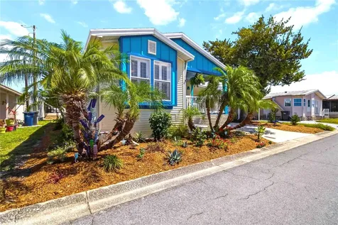915 50th Avenue W Bradenton FL 34207