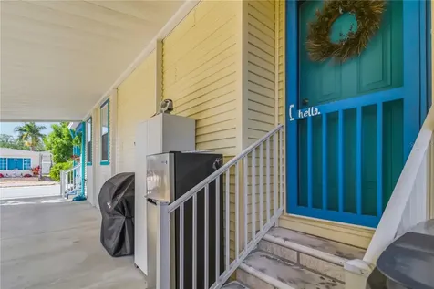 915 50th Avenue W Bradenton FL 34207