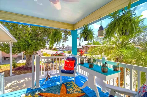 915 50th Avenue W Bradenton FL 34207