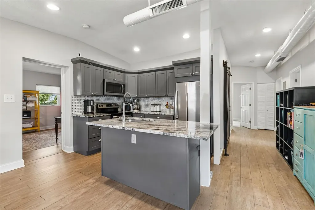 2920 W Ellis Drive Tampa FL 33611