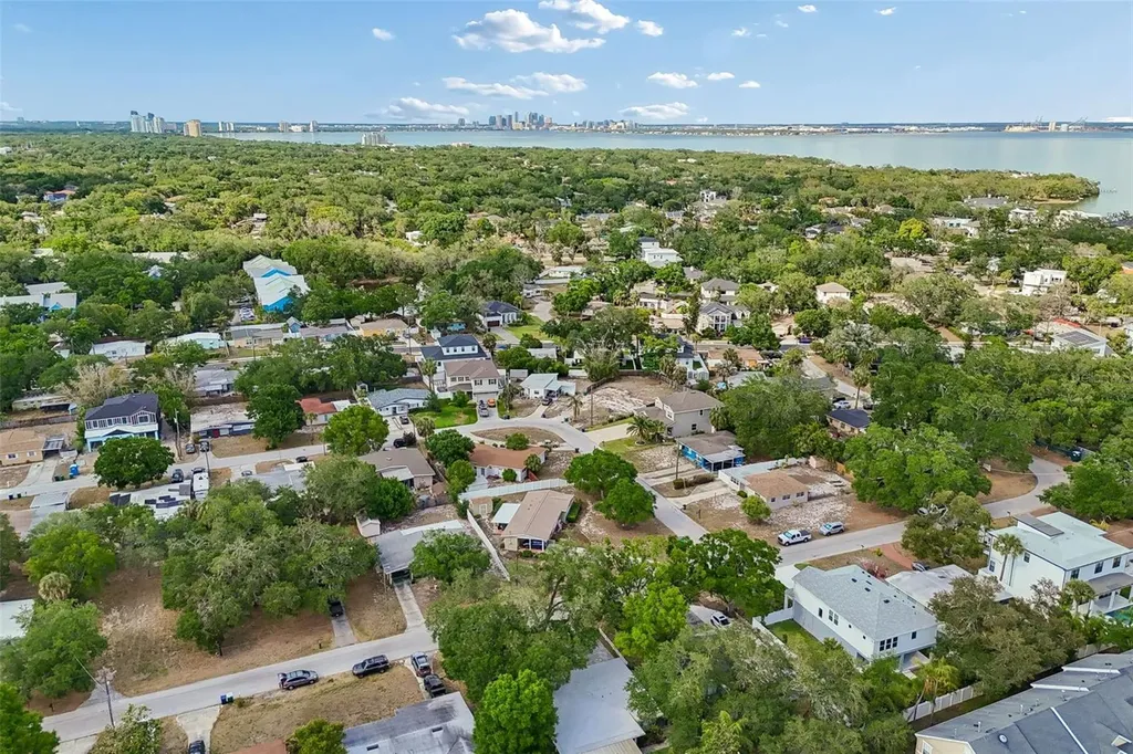 2920 W Ellis Drive Tampa FL 33611