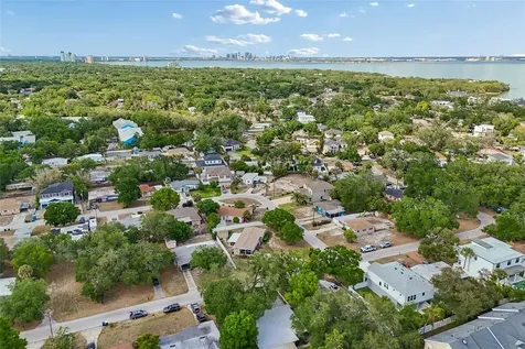2920 W Ellis Drive Tampa FL 33611