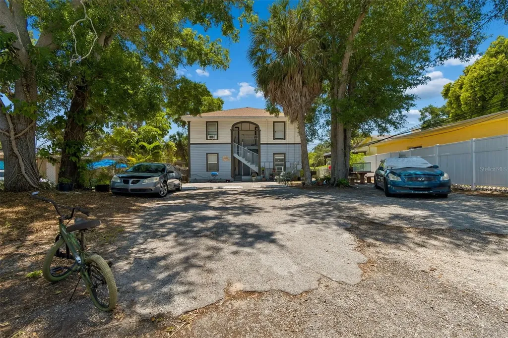 1033 19th Avenue S St Petersburg FL 33705
