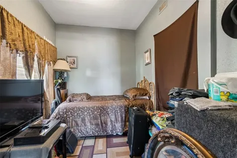 1033 19th Avenue S St Petersburg FL 33705