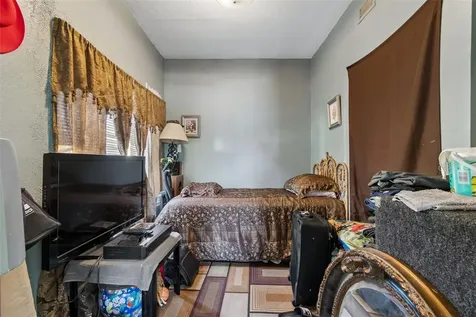 1033 19th Avenue S St Petersburg FL 33705
