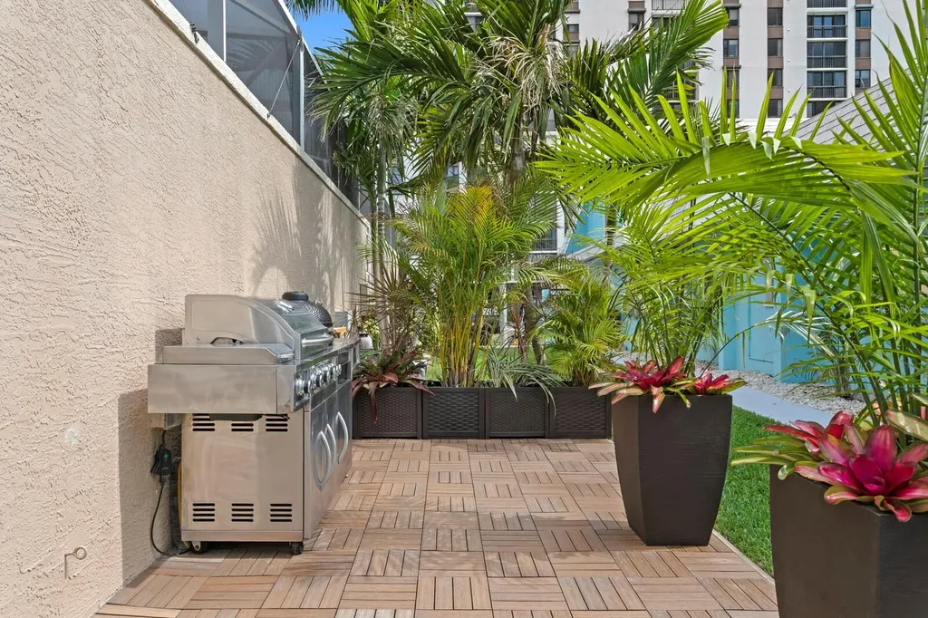 354 Larboard Way Clearwater Beach FL 33767