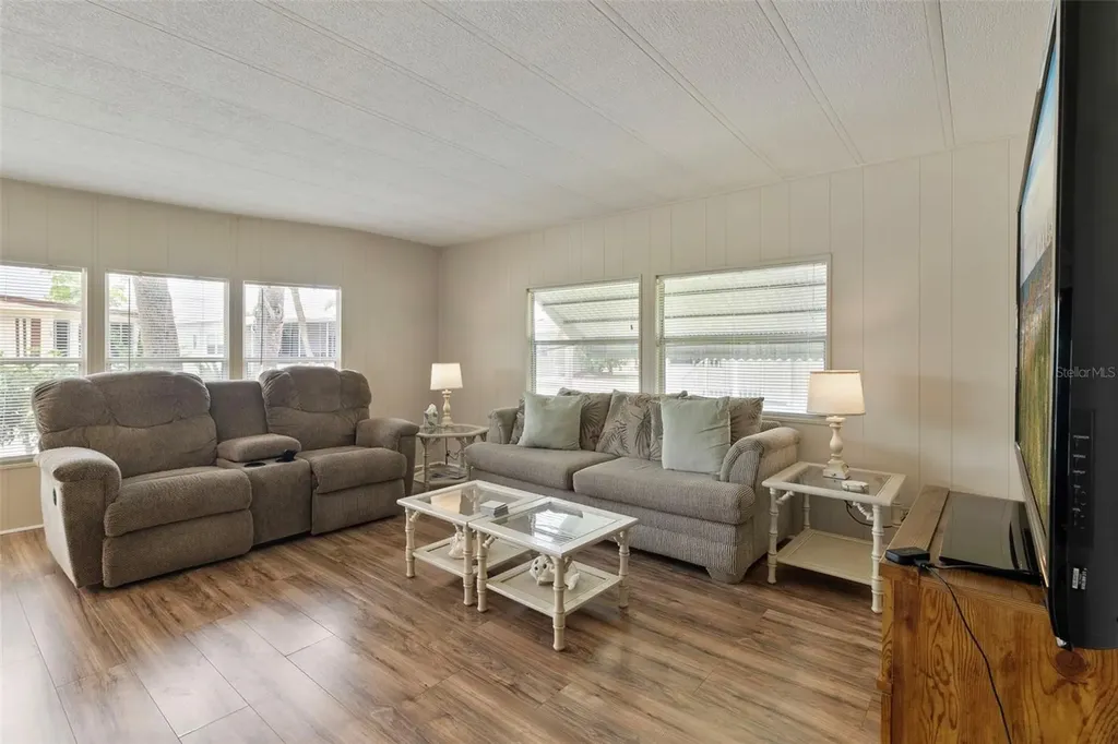 2100 Kings Highway Port Charlotte FL 33980