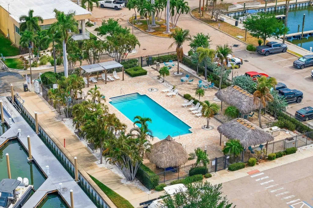 3201 Nautical Place S St Petersburg FL 33712