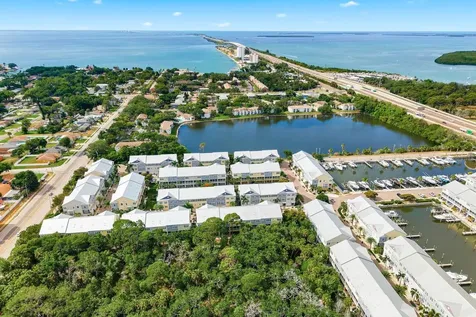 3201 Nautical Place S St Petersburg FL 33712