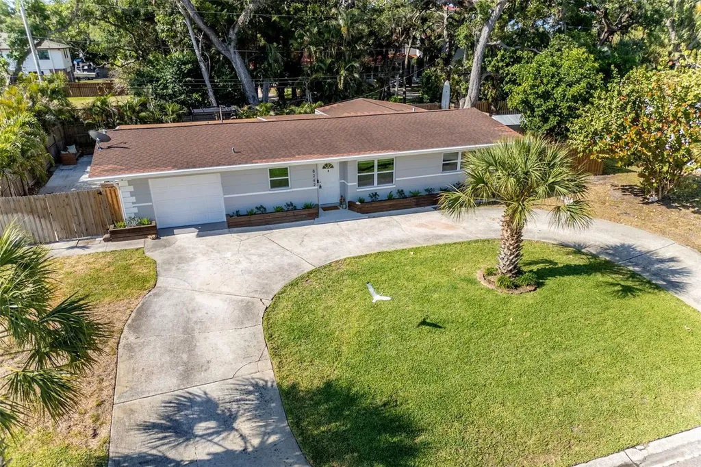 8242 31st Terrace N St Petersburg FL 33710