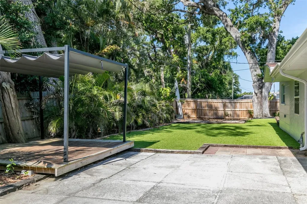 8242 31st Terrace N St Petersburg FL 33710