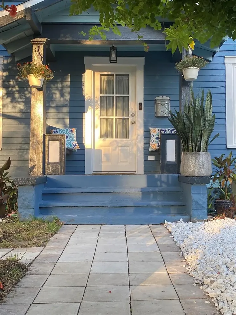 701 14th Street N St Petersburg FL 33705