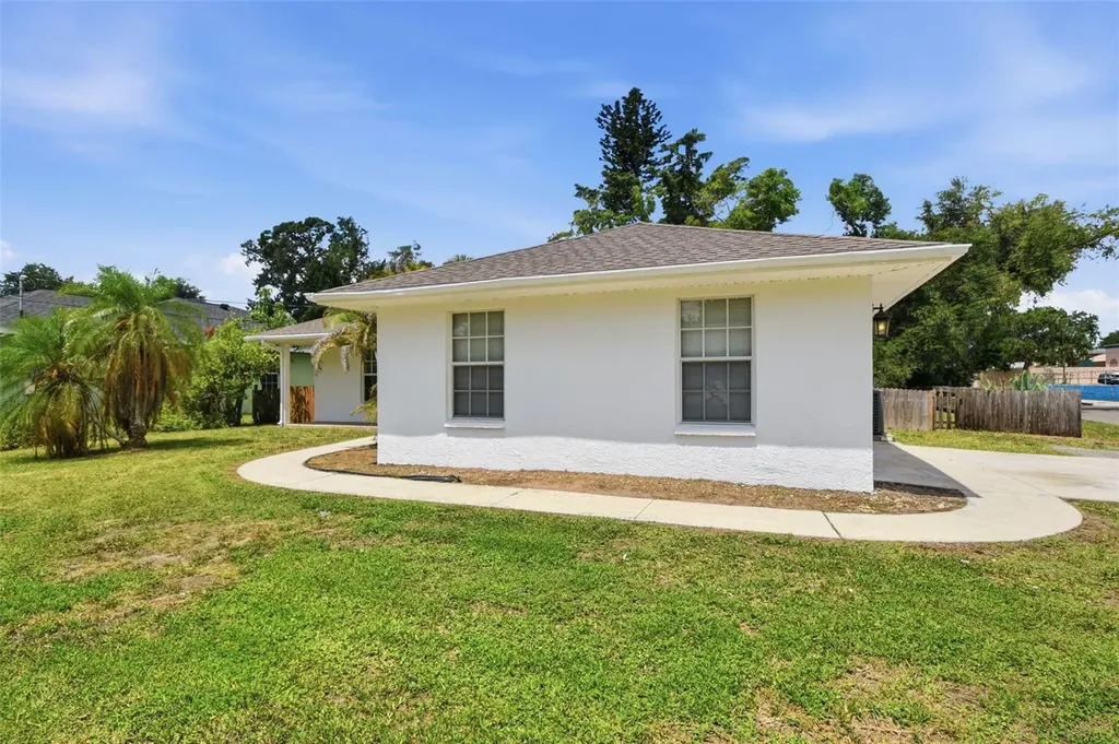 1812 34th Avenue E Bradenton FL 34208