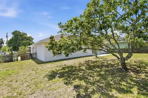 1812 34th Avenue E Bradenton FL 34208