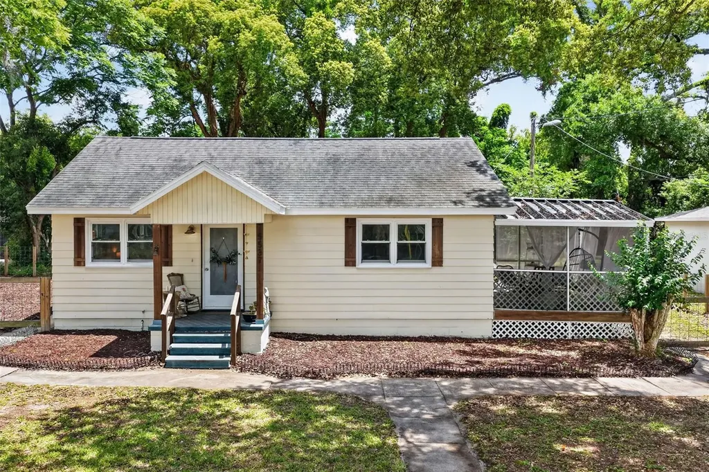 5537 Lake Street Mount Dora FL 32757