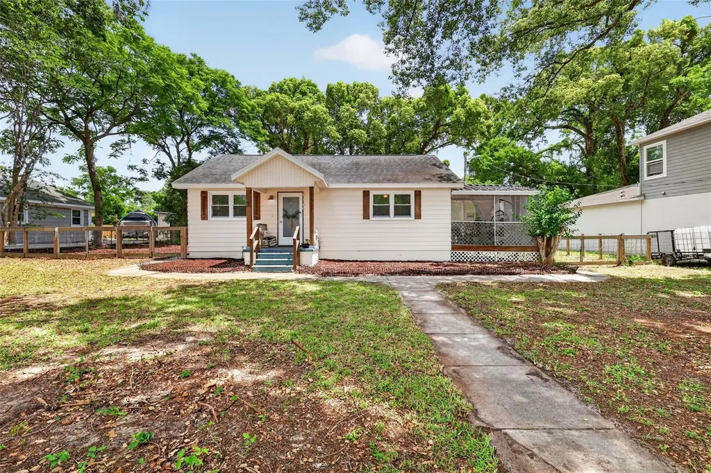 5537 Lake Street Mount Dora FL 32757